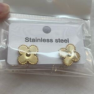 Earrings, gold toned, clover